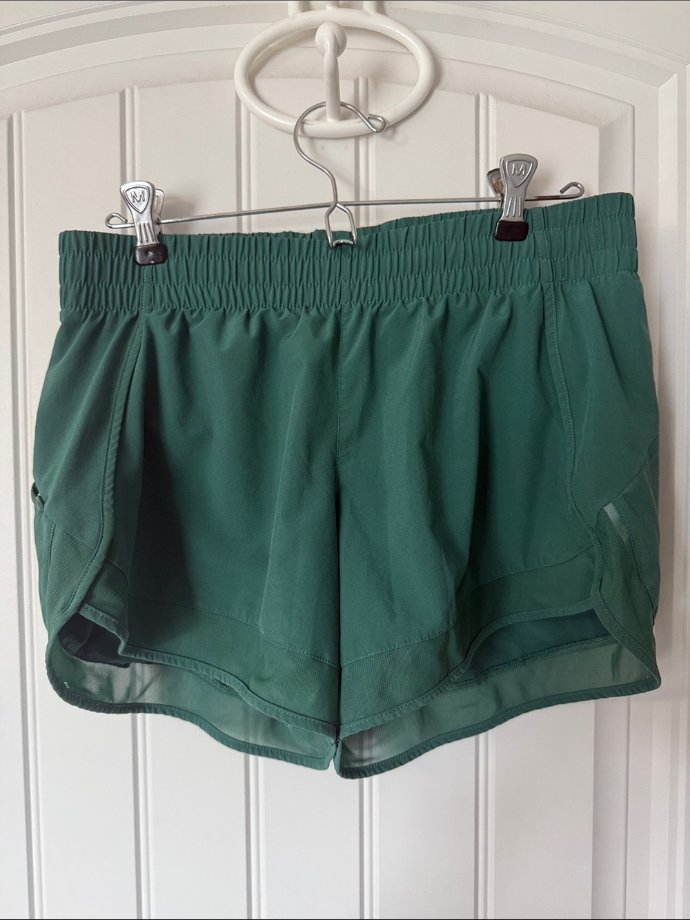 Athleta - Mesh Racer Run Mid Rise 4" Short - Green - Size Small